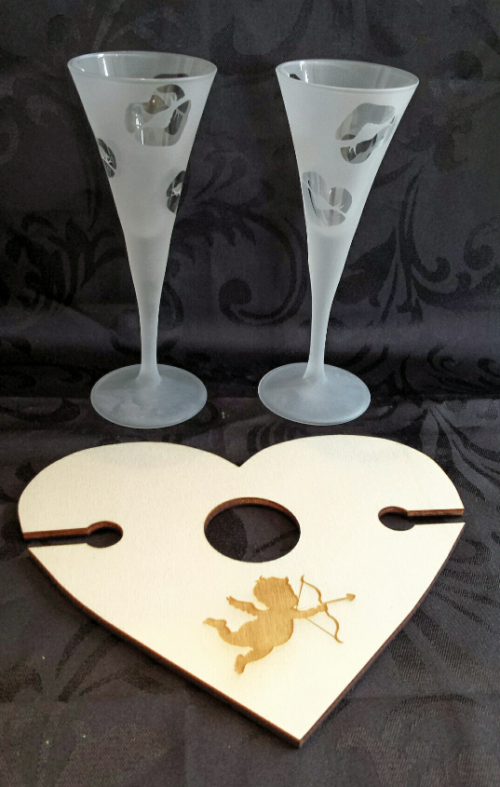 Parfait Amour set met 'kus' glaasjes en een glazendrager - Afbeelding 2