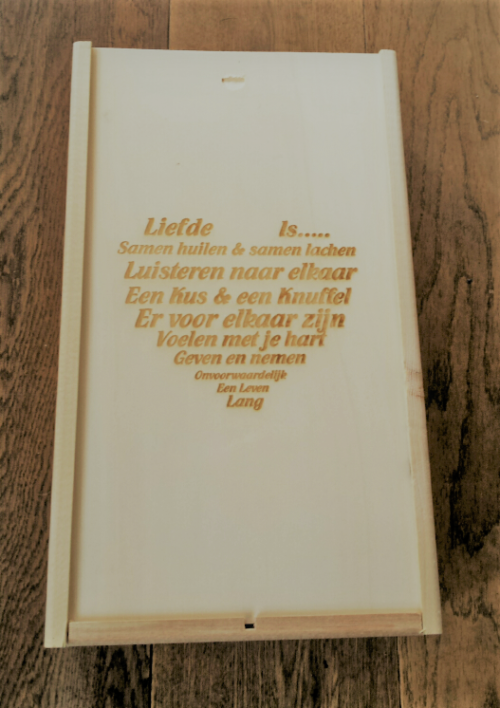 wijnkist-met-gravure-liefde