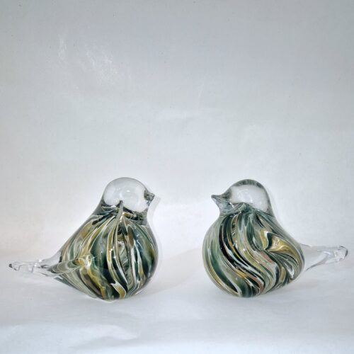 Vogeltjes van groen gevlamd glas, Glaskunst.