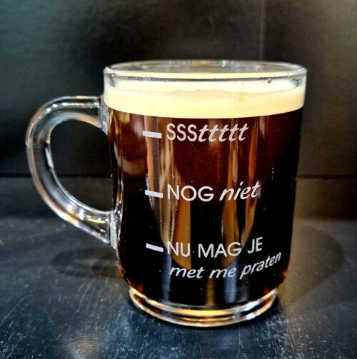 koffieglas ssttt, niet zeuren eerst koffie