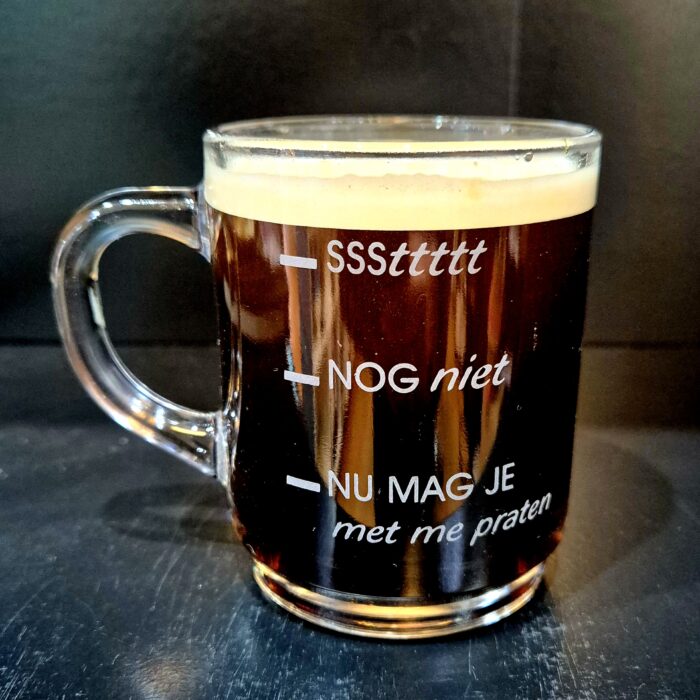 koffieglas ssttt, niet zeuren eerst koffie