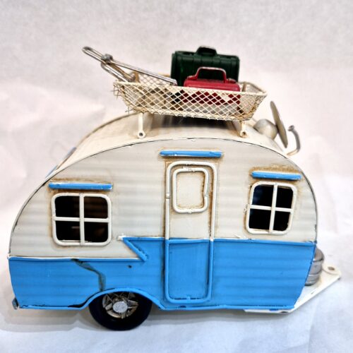 retro caravan van metaal