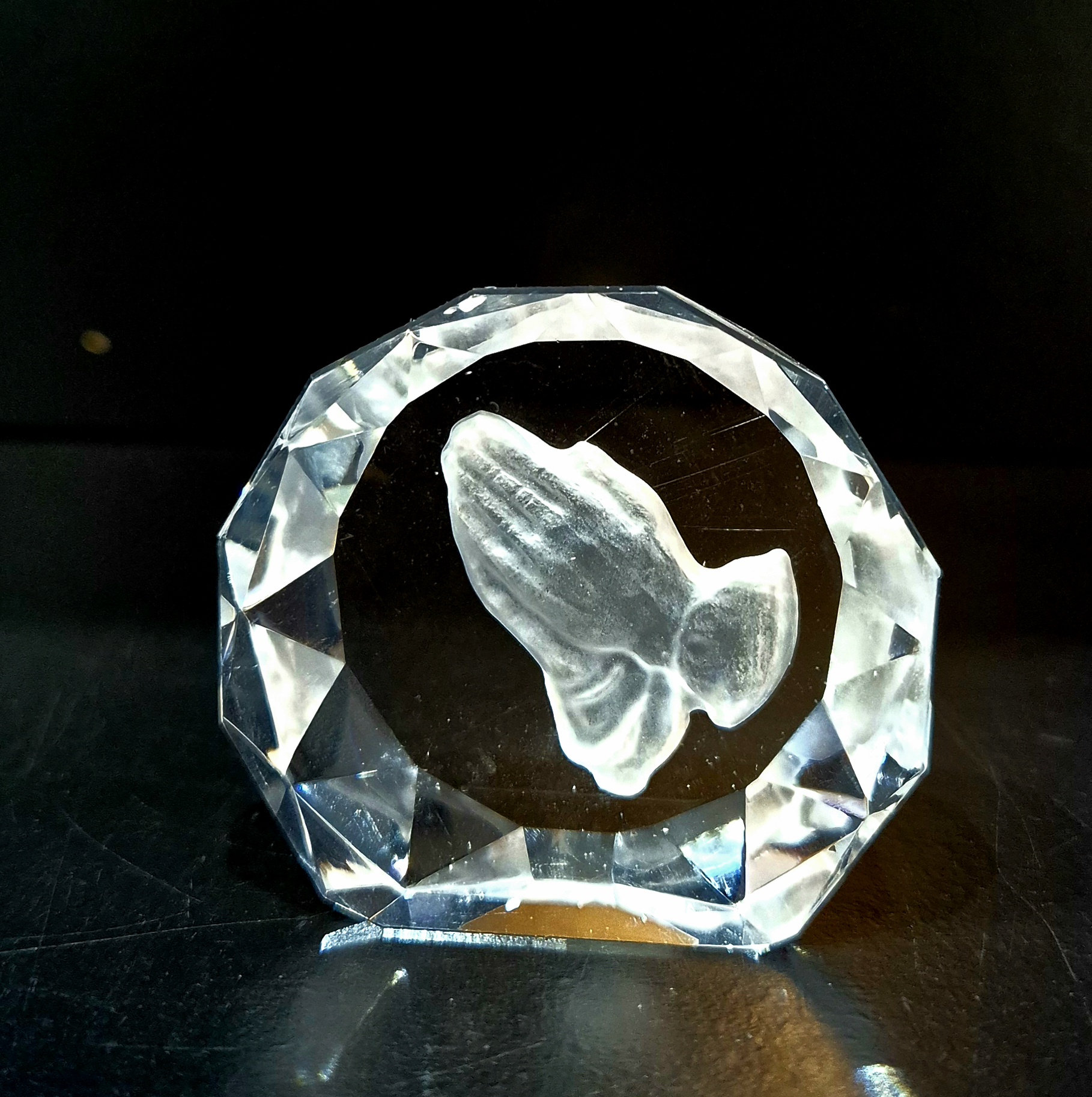 bokaal biddende handen